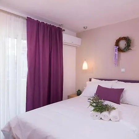 Lena 3 Aparthotel